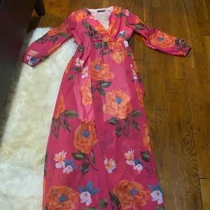 Maxi chiffon floral dress.